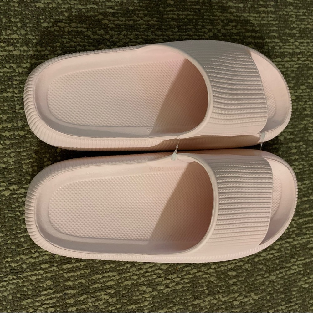Pink Comfy anti-slip EVA pillow slides